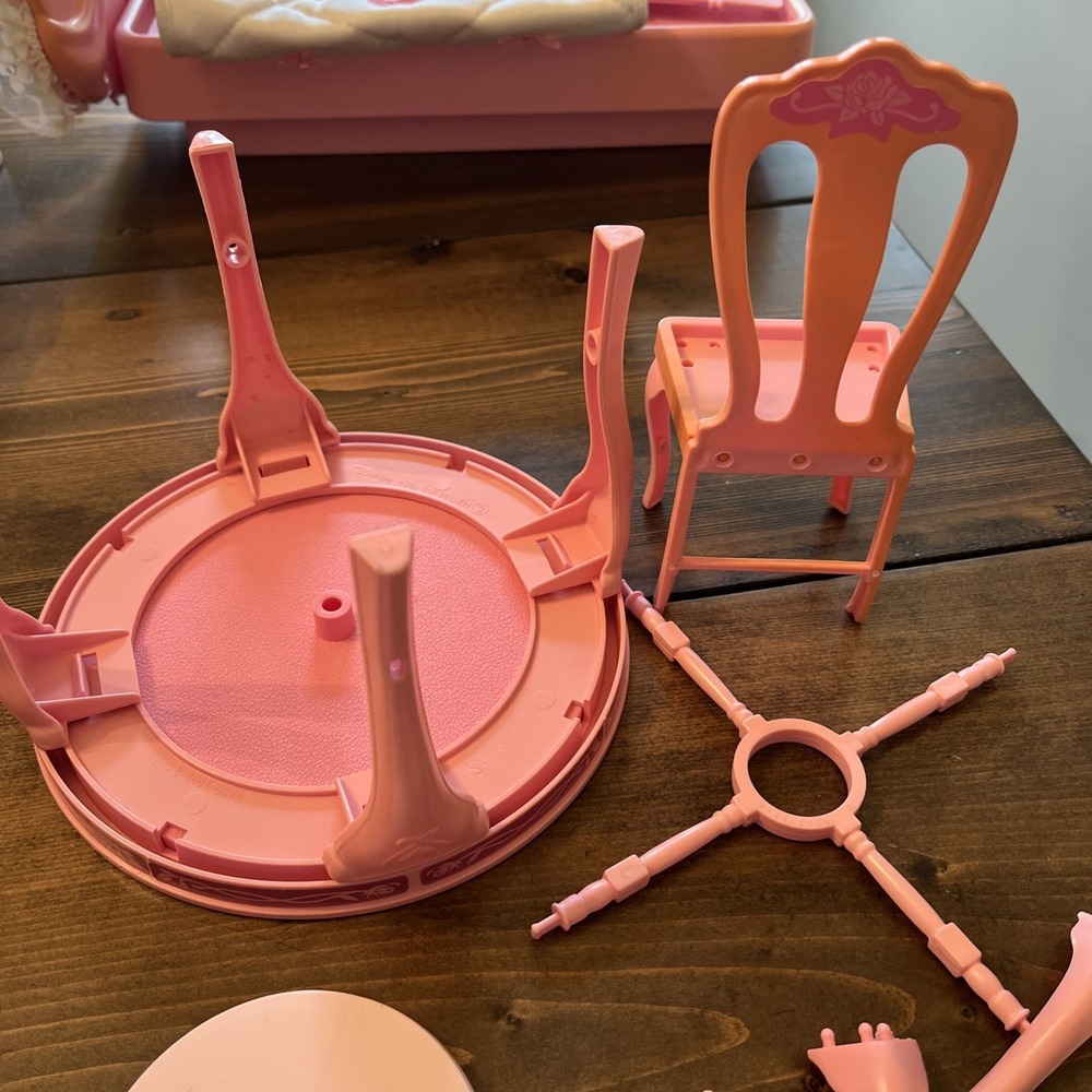 Vintage Barbie 1980s Sweet Roses Doll Bedding Kitchen Furniture Lot Mattel READ - Picture 8 of 16